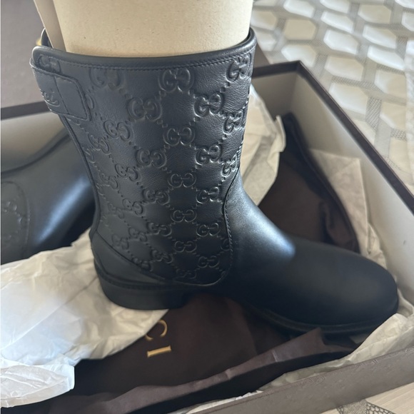 ❌SOLD❌Gucci Desinger - Picture 3 of 6